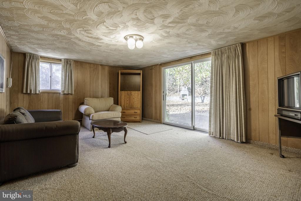 1753 MARILYN DRIVE