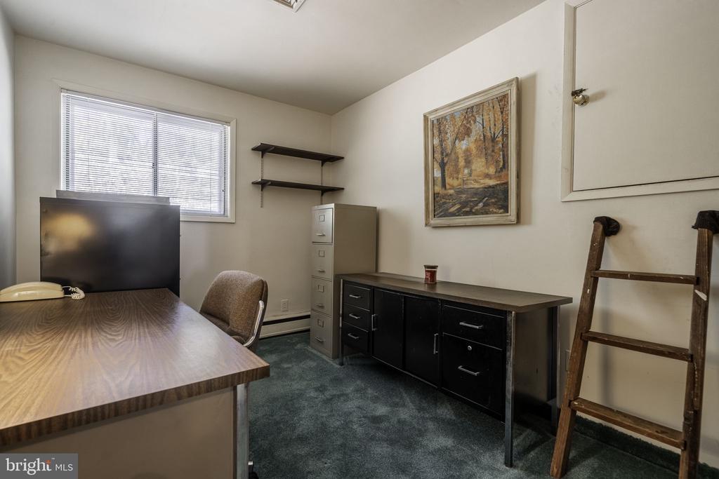 1753 MARILYN DRIVE