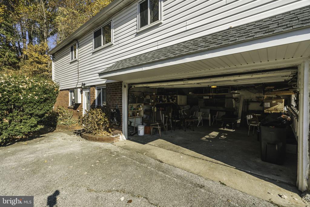 1753 MARILYN DRIVE