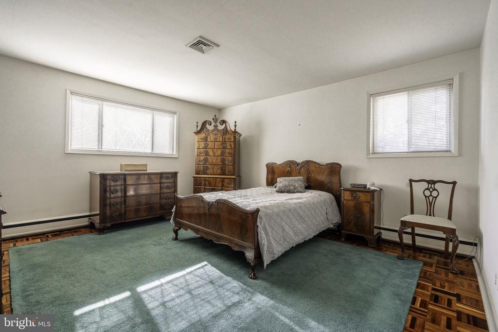1753 MARILYN DRIVE