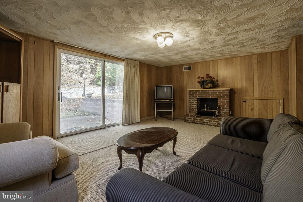 1753 MARILYN DRIVE