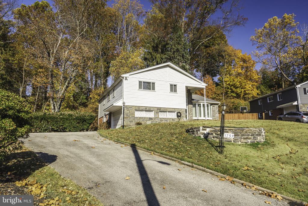 1753 MARILYN DRIVE