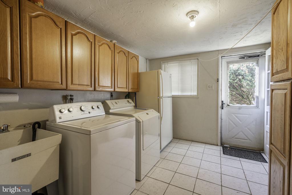 1753 MARILYN DRIVE