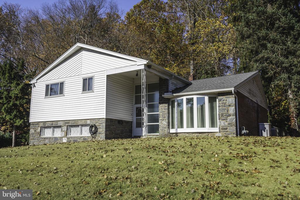 1753 MARILYN DRIVE