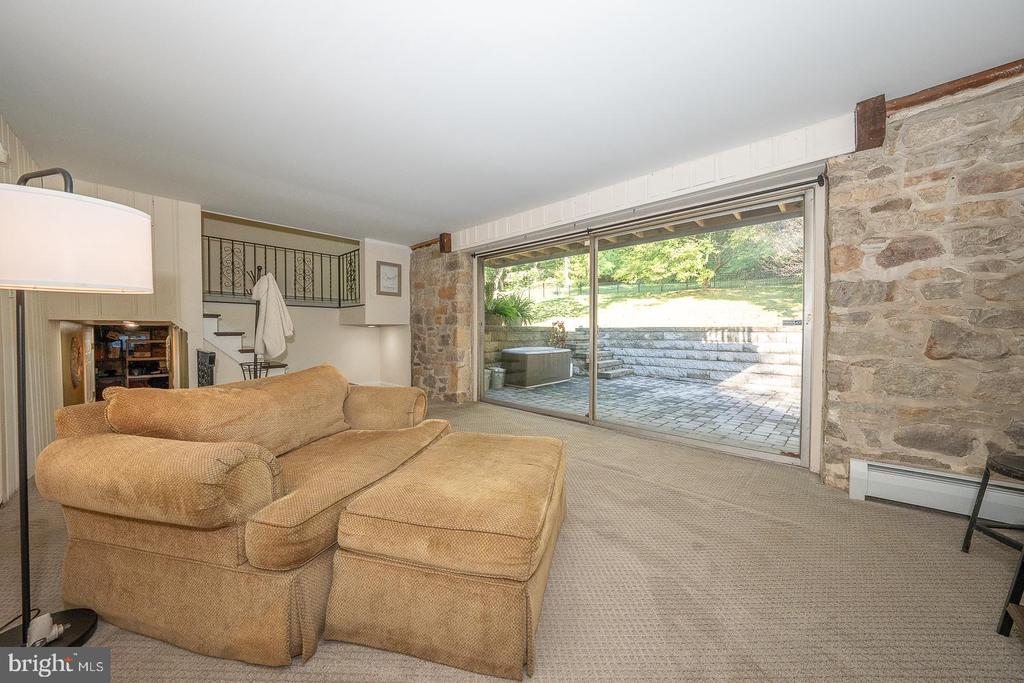 935 LONGVIEW ROAD
