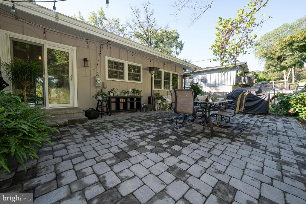 935 LONGVIEW ROAD