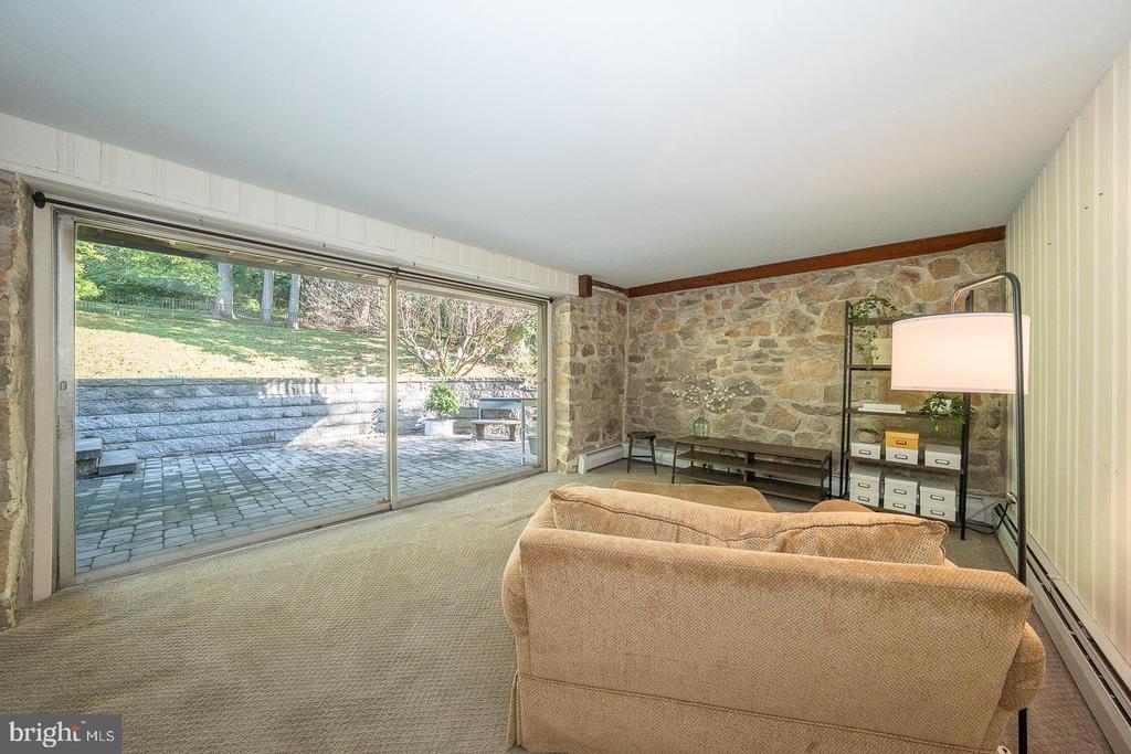 935 LONGVIEW ROAD
