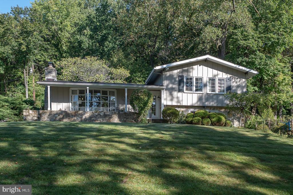 935 LONGVIEW ROAD