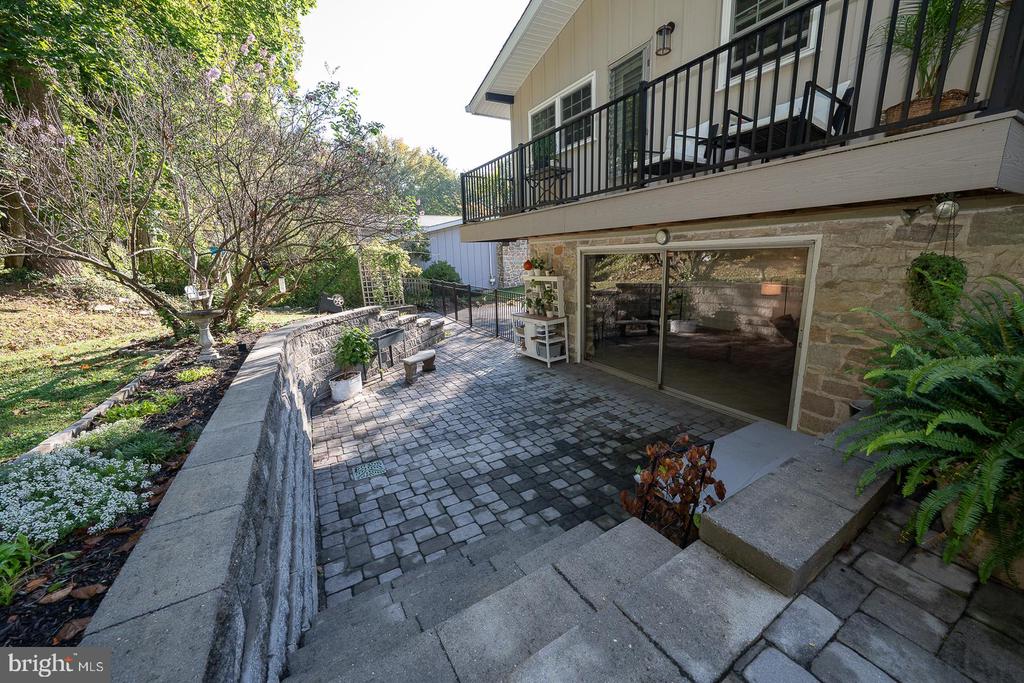 935 LONGVIEW ROAD