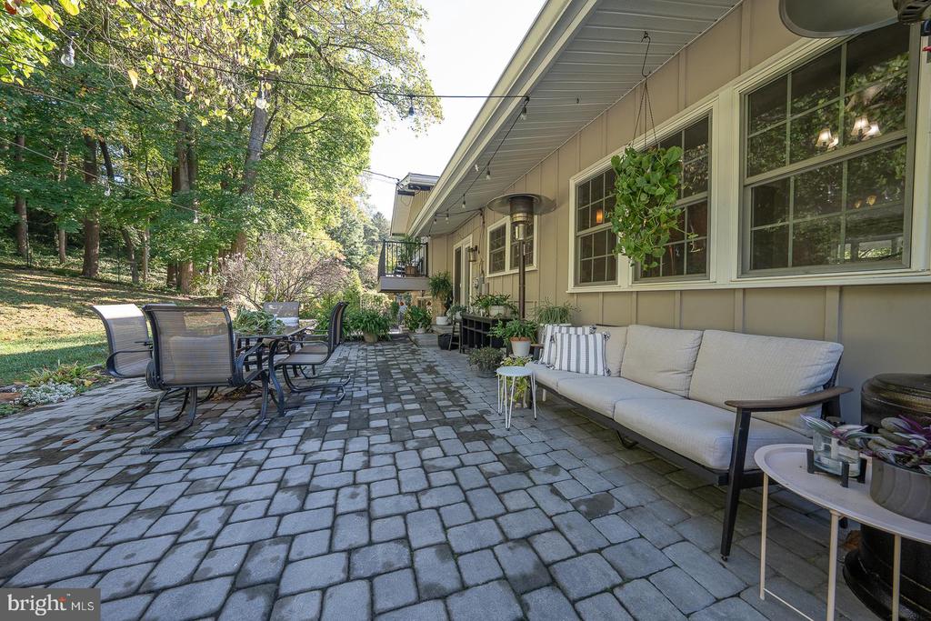 935 LONGVIEW ROAD