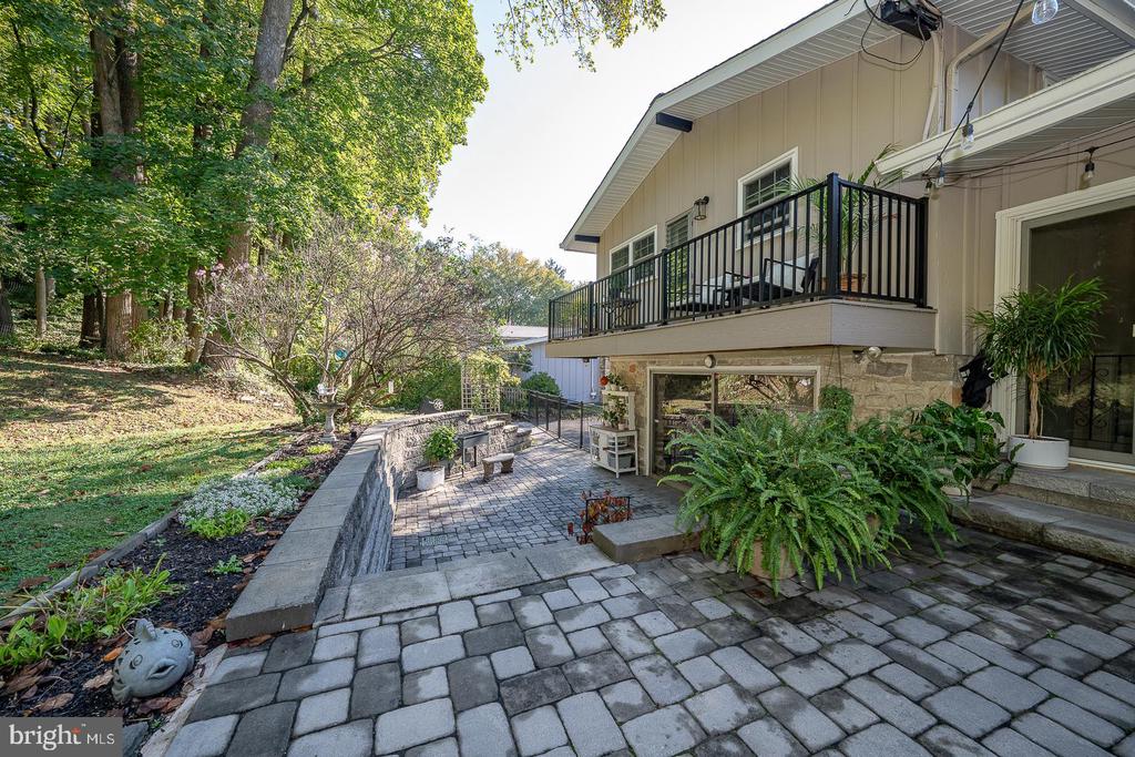 935 LONGVIEW ROAD