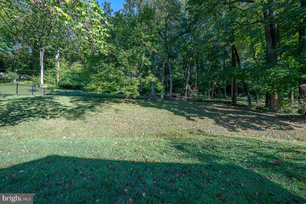 935 LONGVIEW ROAD