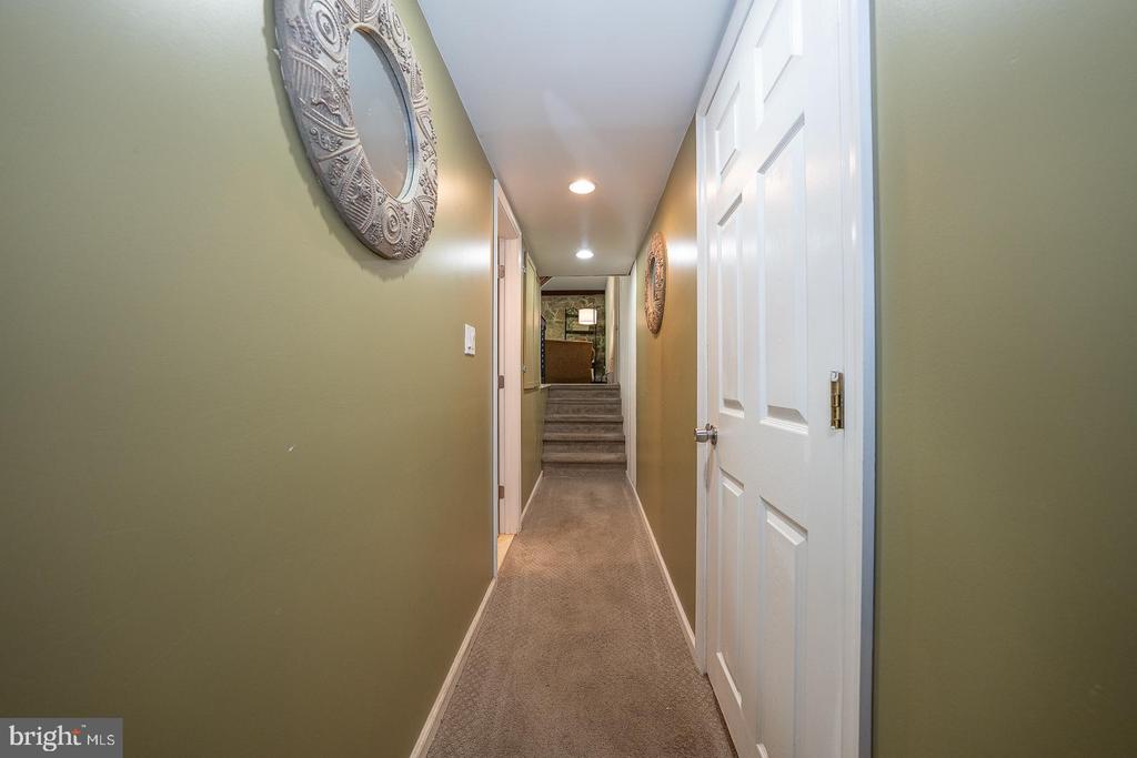 935 LONGVIEW ROAD