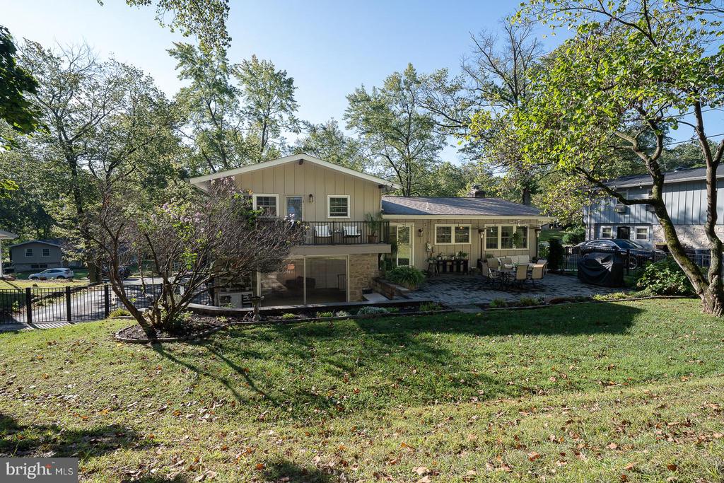 935 LONGVIEW ROAD