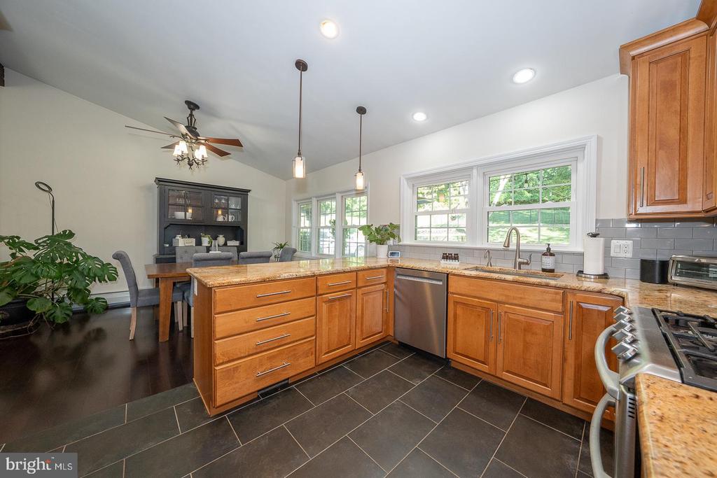935 LONGVIEW ROAD