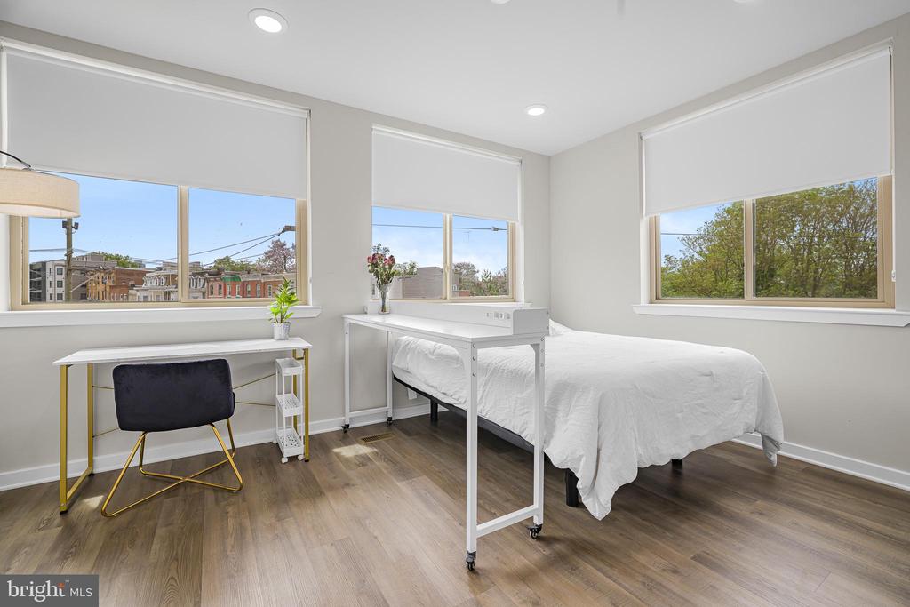 3320 MANTUA AVENUE Unit: B