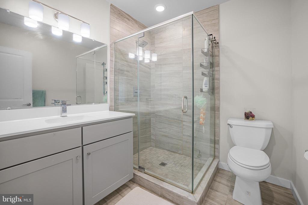 3320 MANTUA AVENUE Unit: B