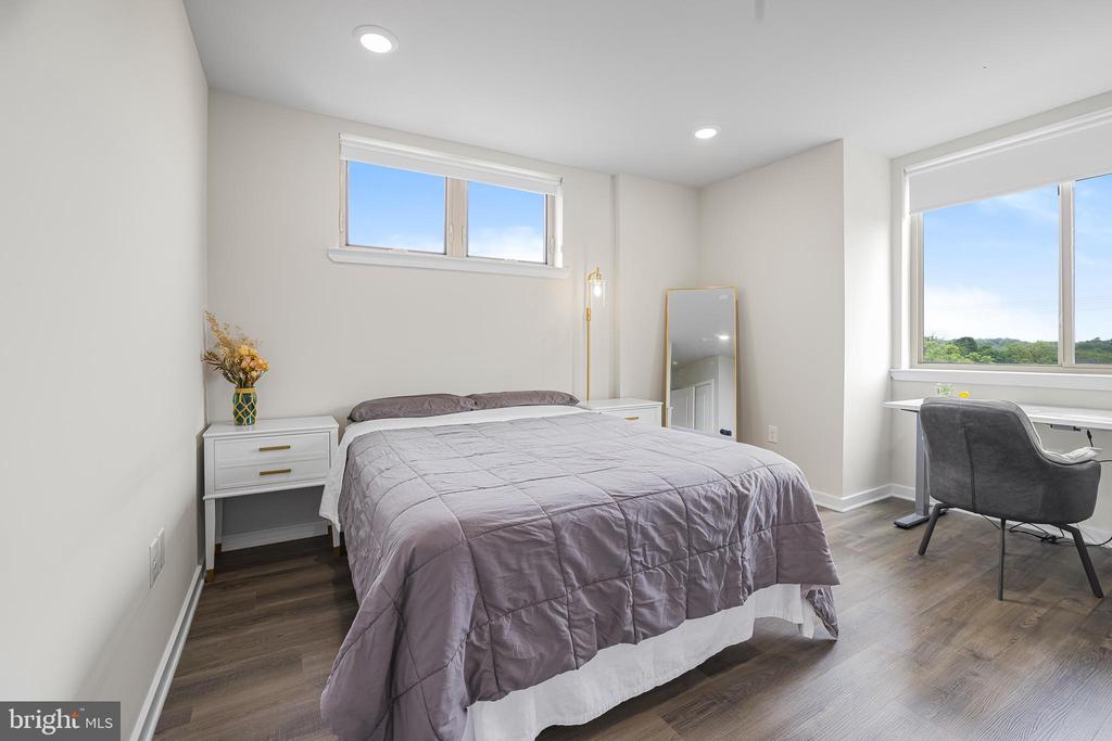 3320 MANTUA AVENUE Unit: B