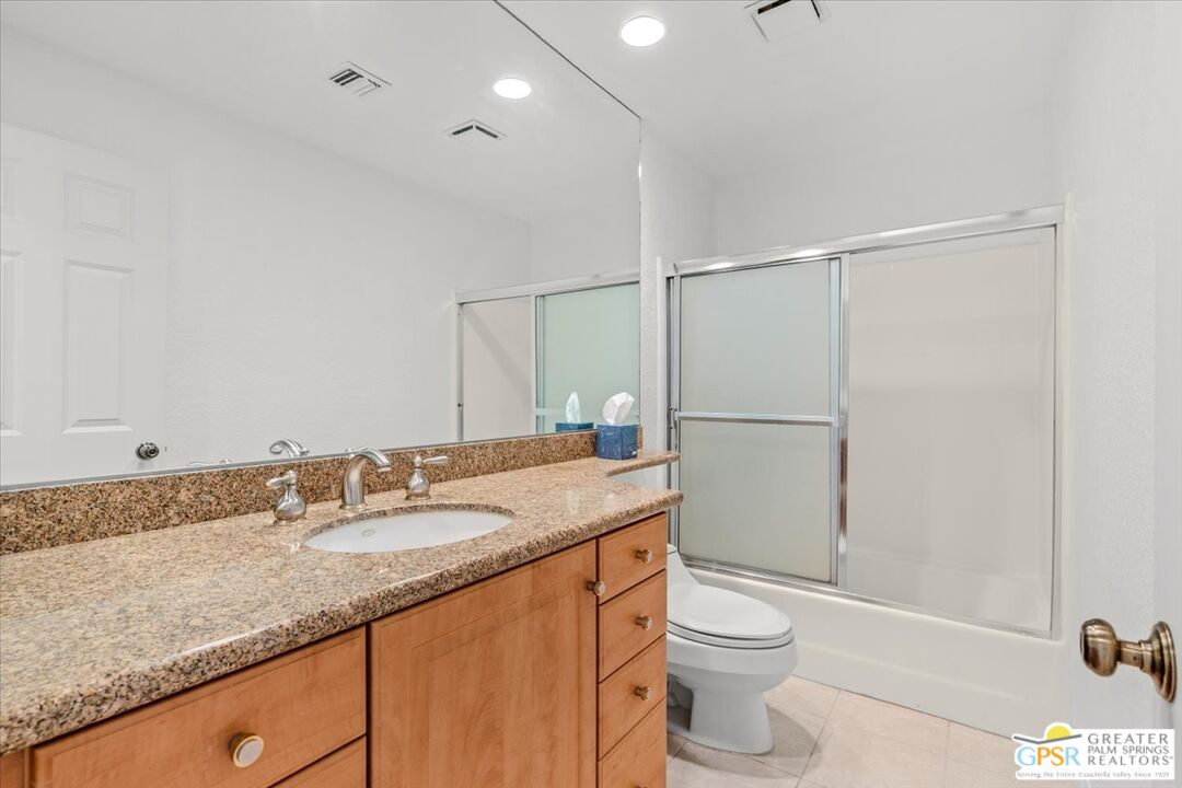 2701 E Mesquite Ave Unit: C16