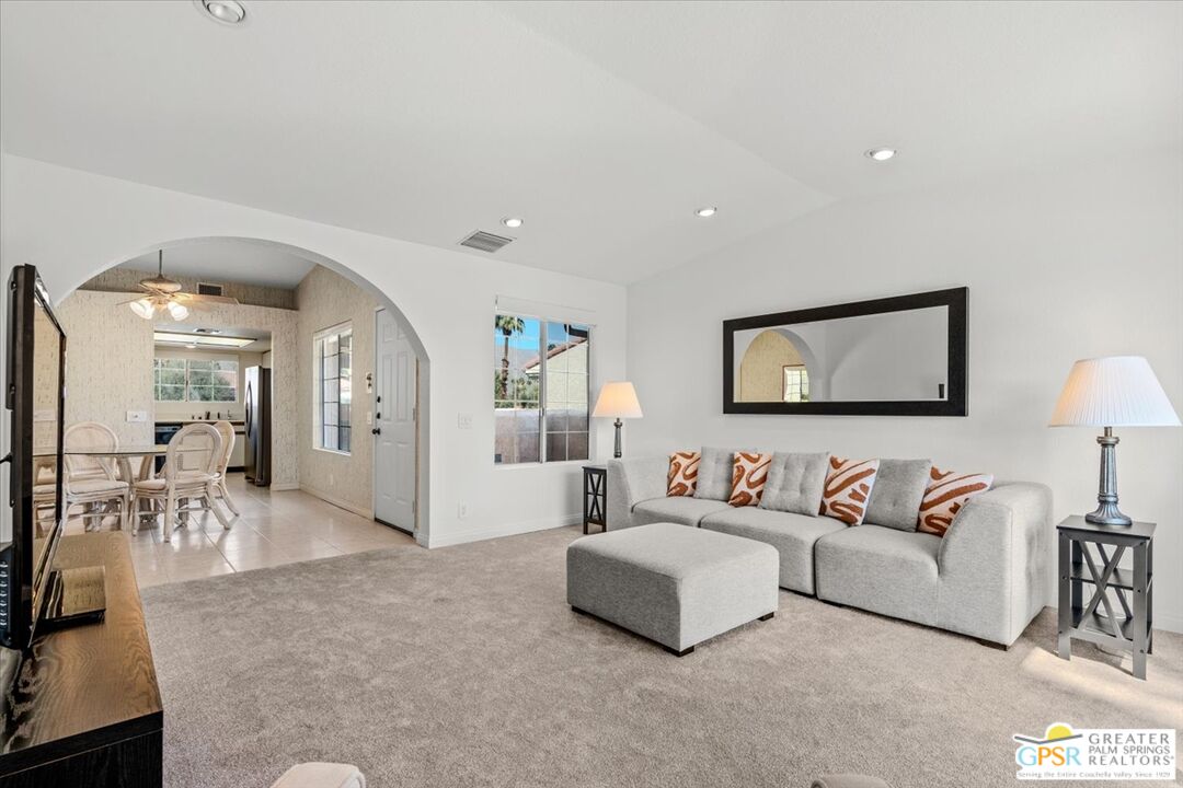 2701 E Mesquite Ave Unit: C16