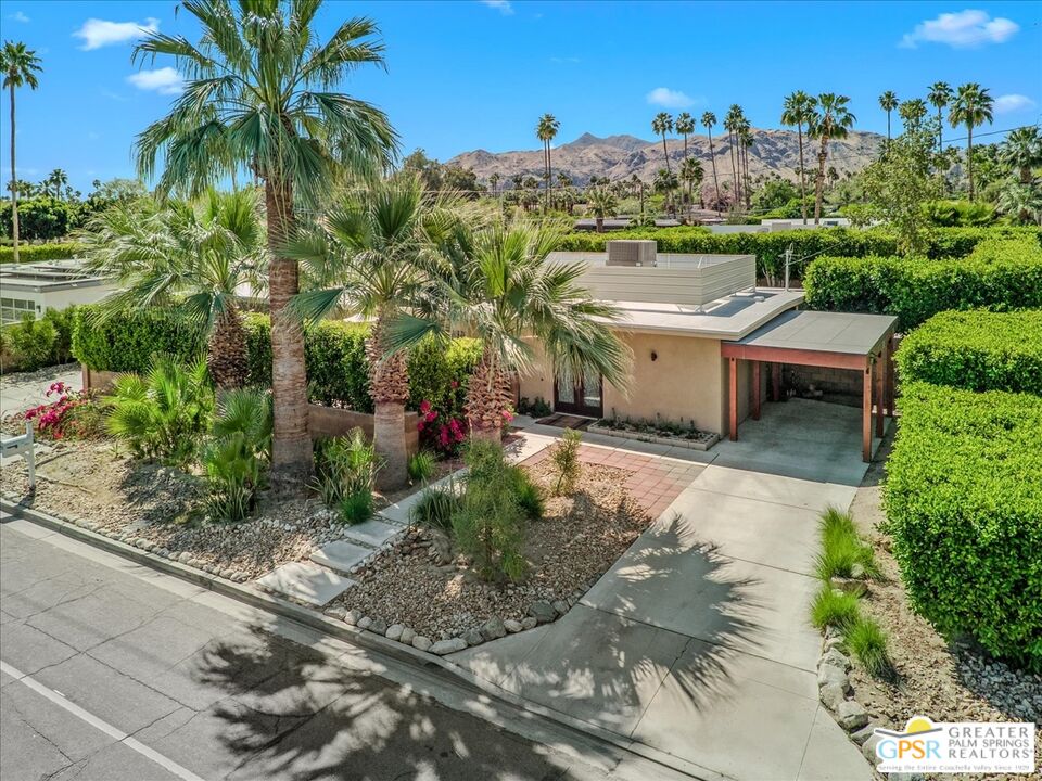 1653 E Sunny Dunes Rd