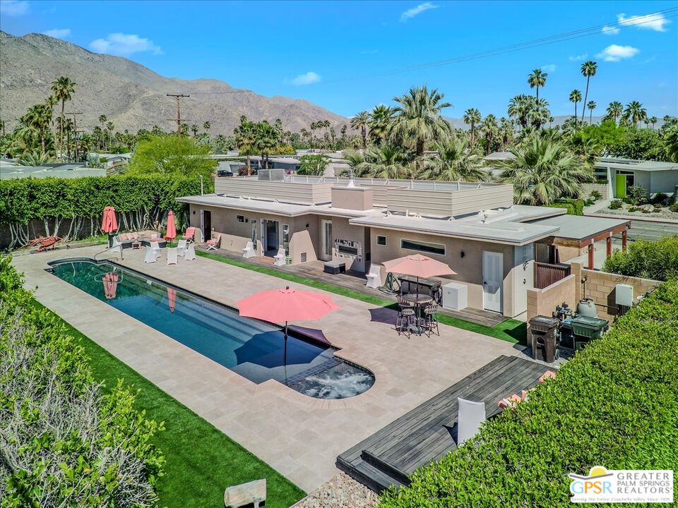 1653 E Sunny Dunes Rd