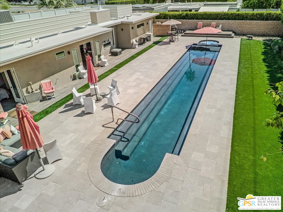 1653 E Sunny Dunes Rd