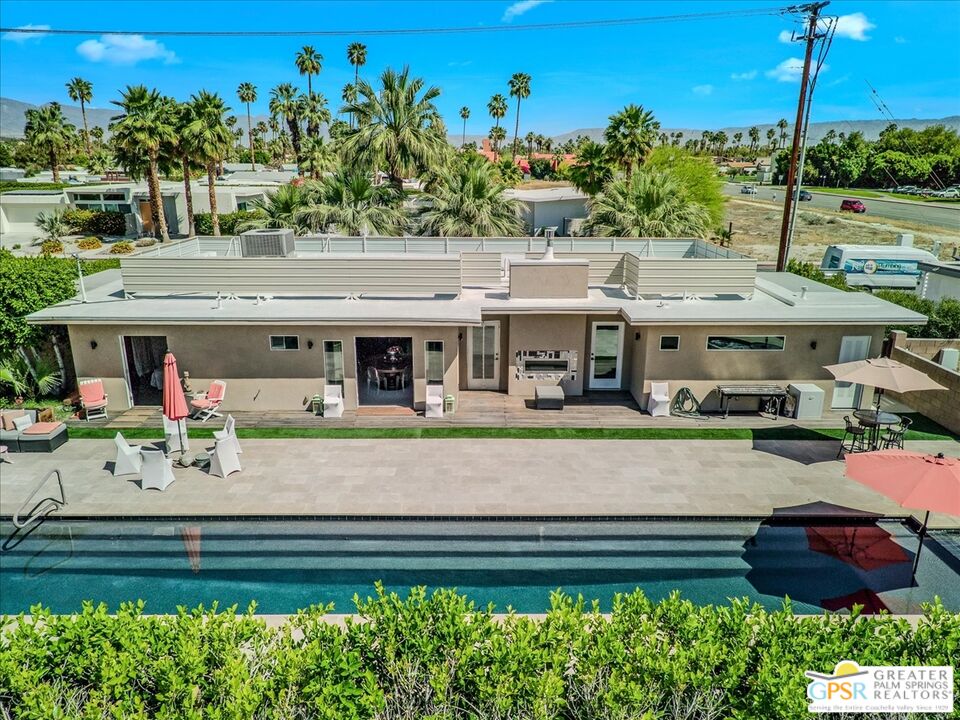 1653 E Sunny Dunes Rd
