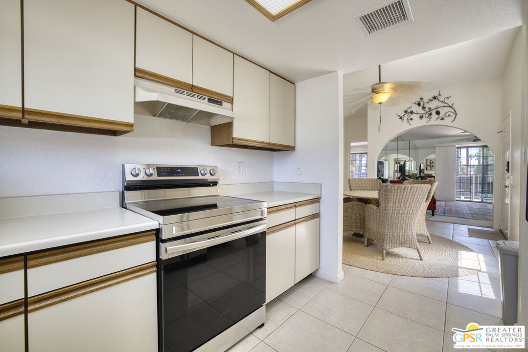 505 S Farrell Dr Unit: E30
