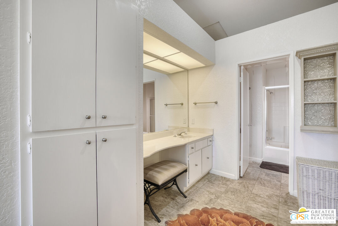 505 S Farrell Dr Unit: E30