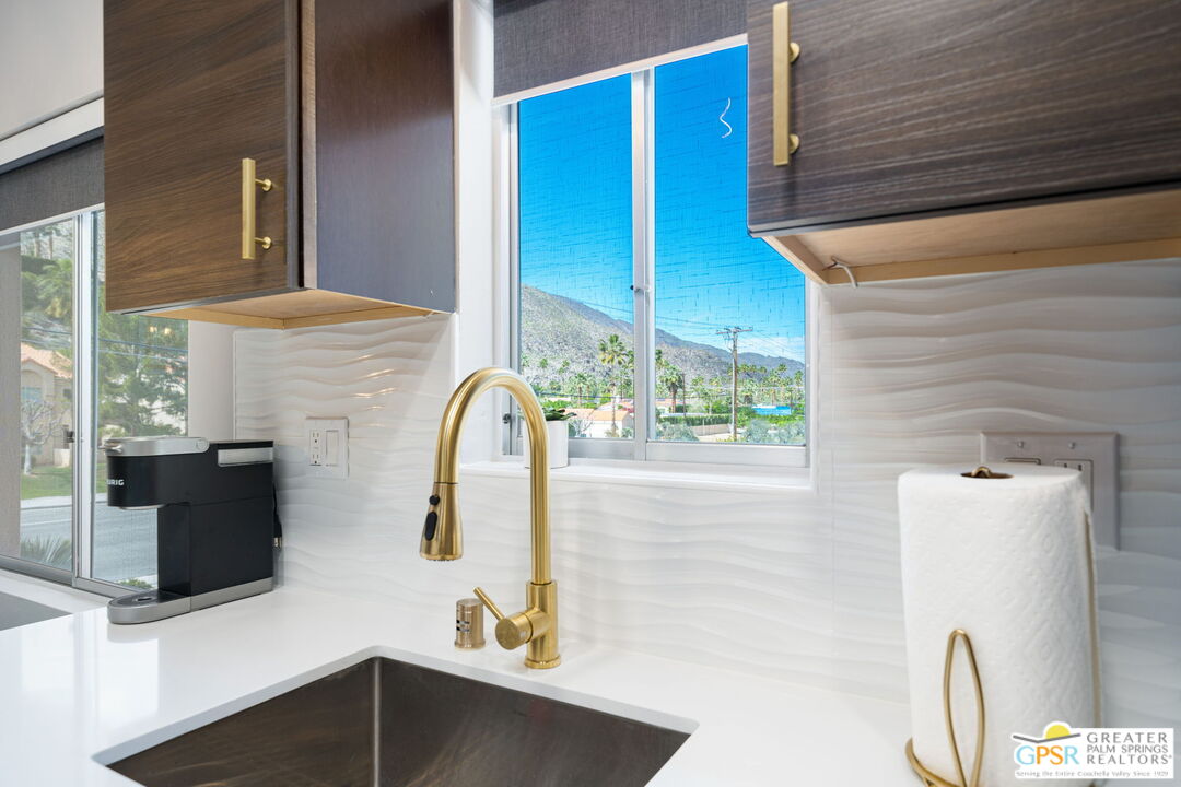 2290 S Palm Canyon Dr Unit: 11