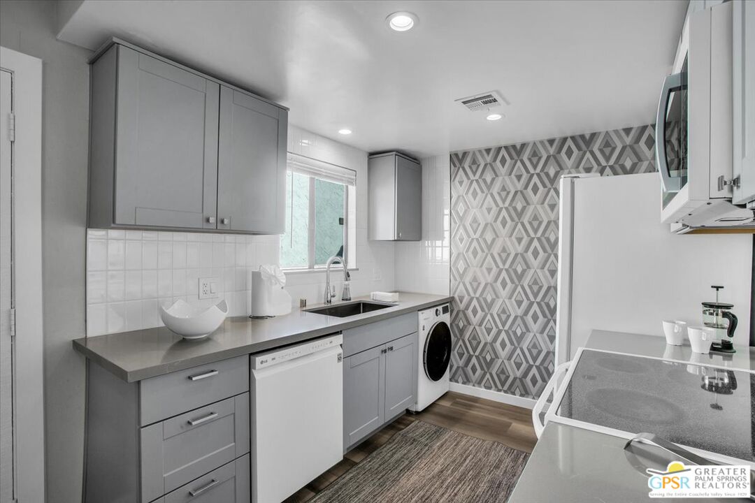 1050 E Ramon Rd Unit: 116