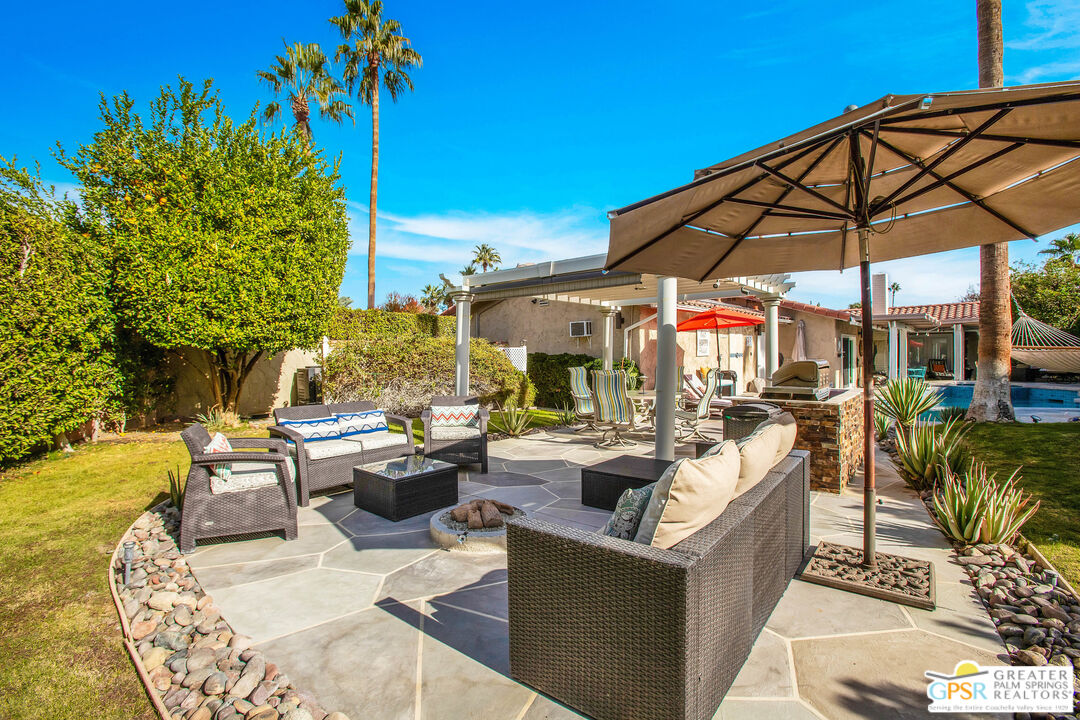 1253 E Del Mar Way