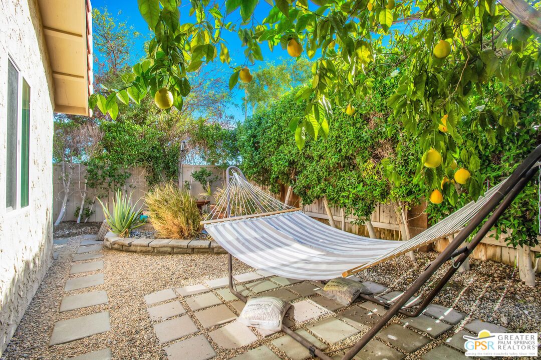 1253 E Del Mar Way
