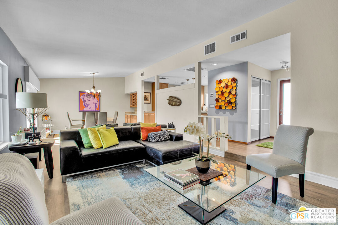 1253 E Del Mar Way