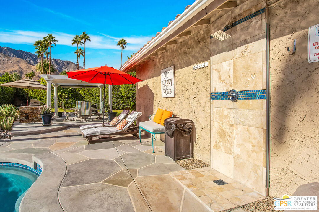 1253 E Del Mar Way