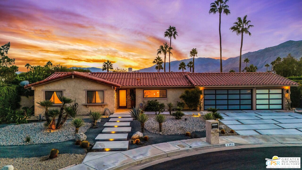 1253 E Del Mar Way
