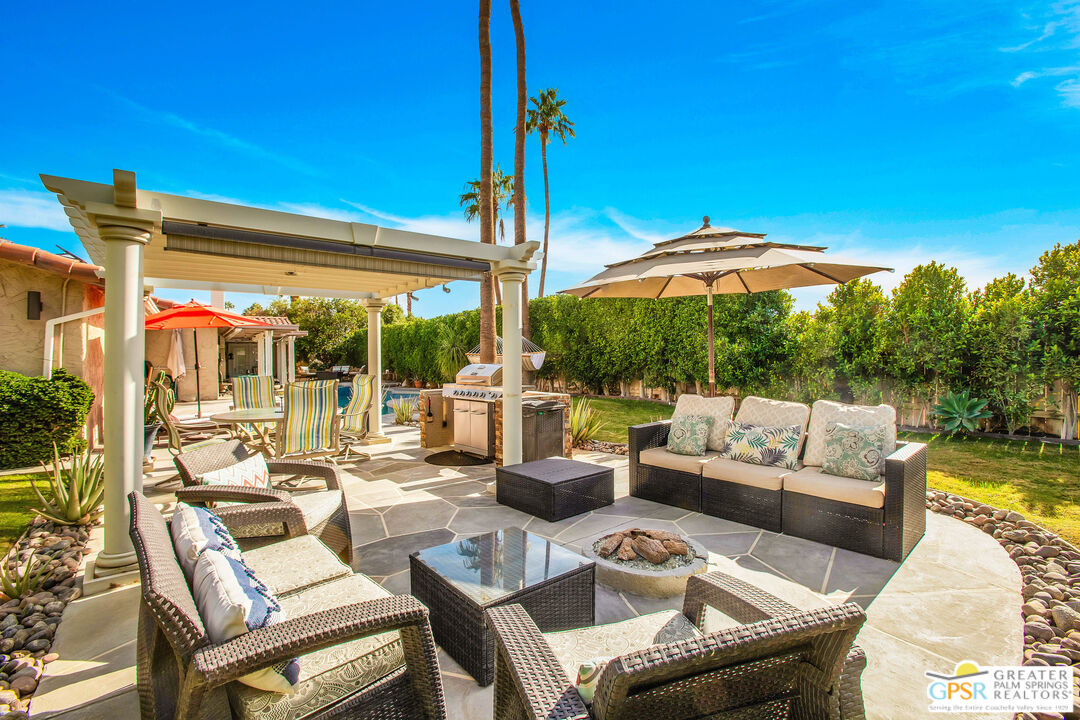 1253 E Del Mar Way