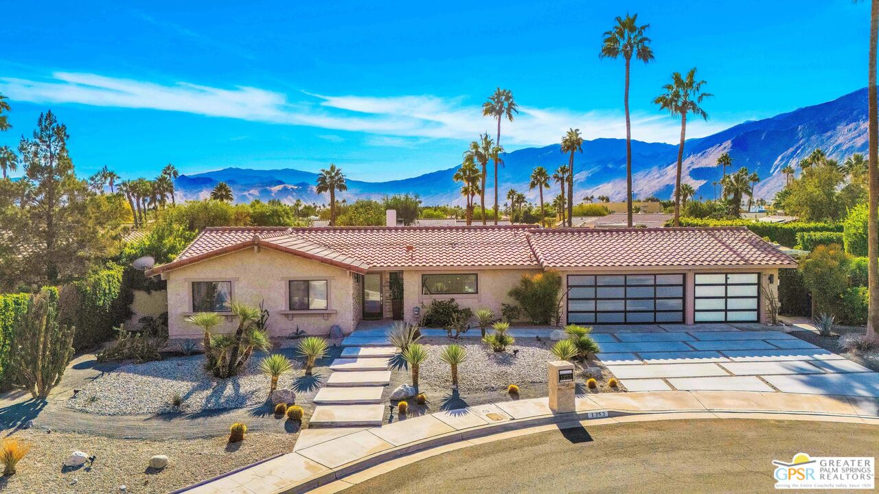 1253 E Del Mar Way