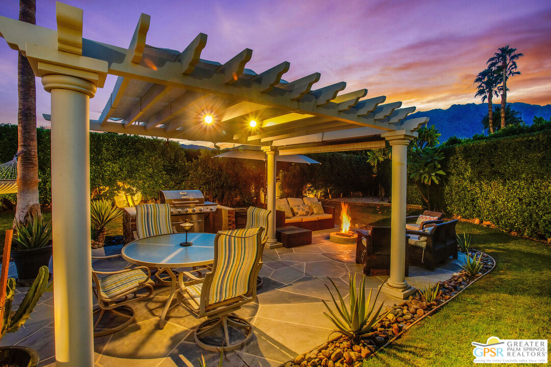 1253 E Del Mar Way