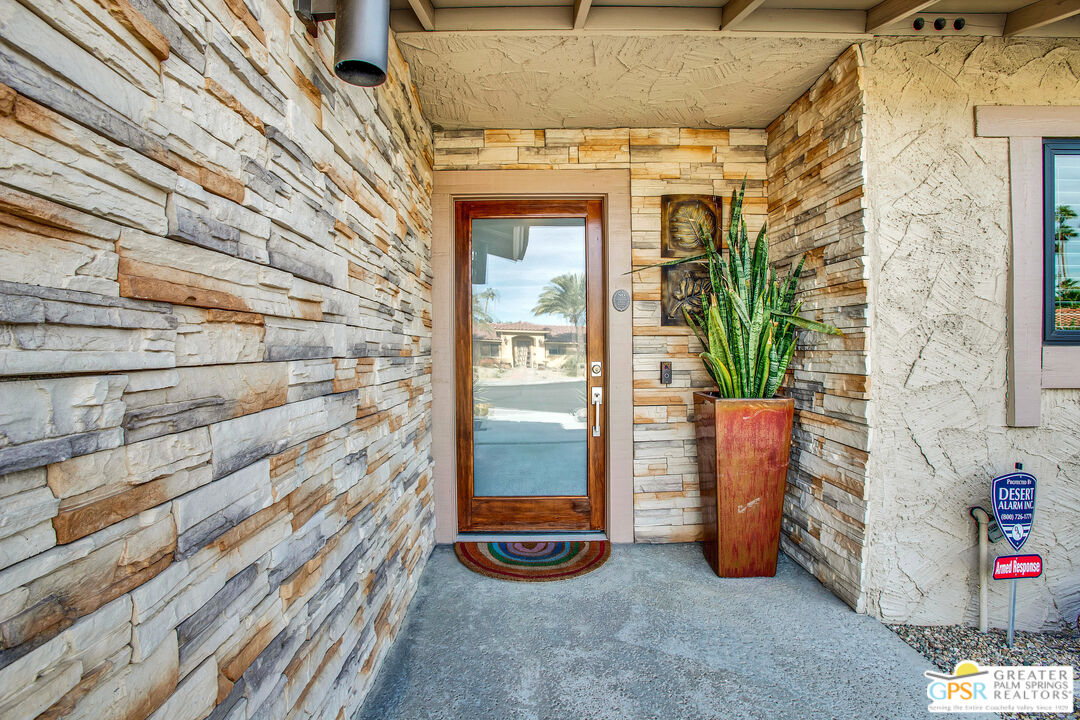 1253 E Del Mar Way
