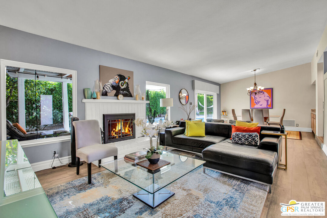 1253 E Del Mar Way