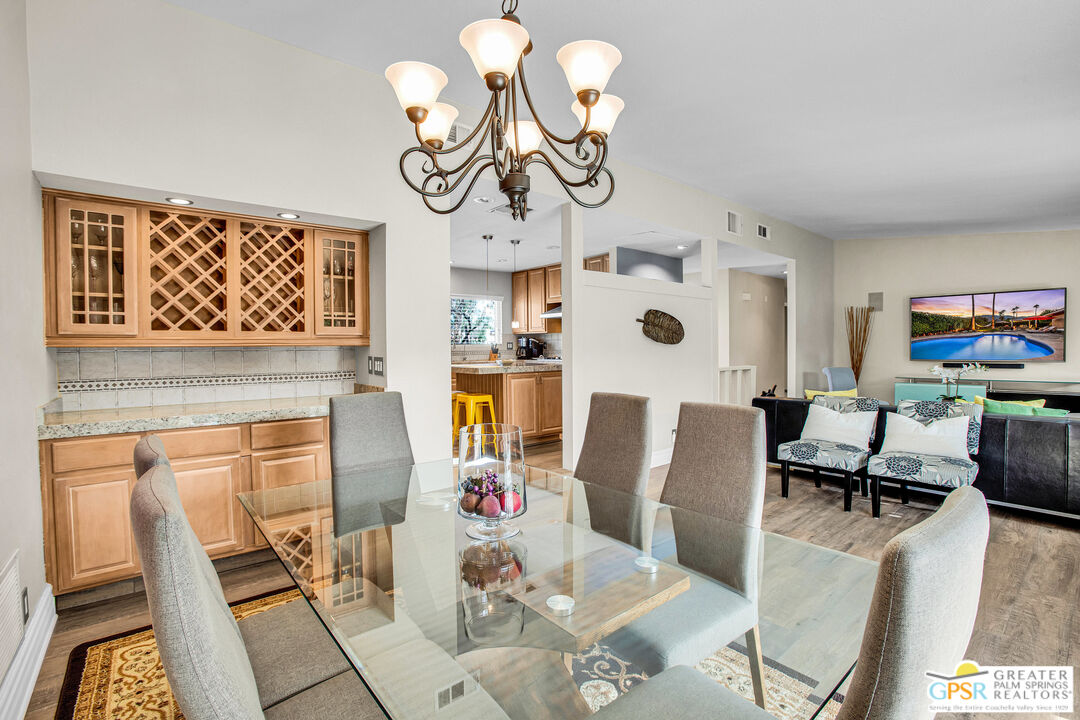 1253 E Del Mar Way