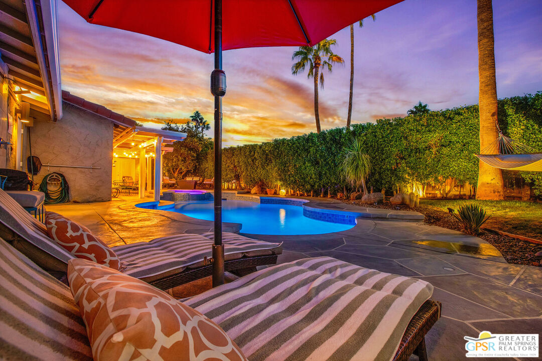 1253 E Del Mar Way