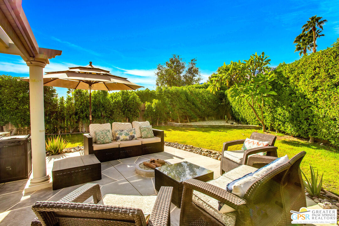 1253 E Del Mar Way