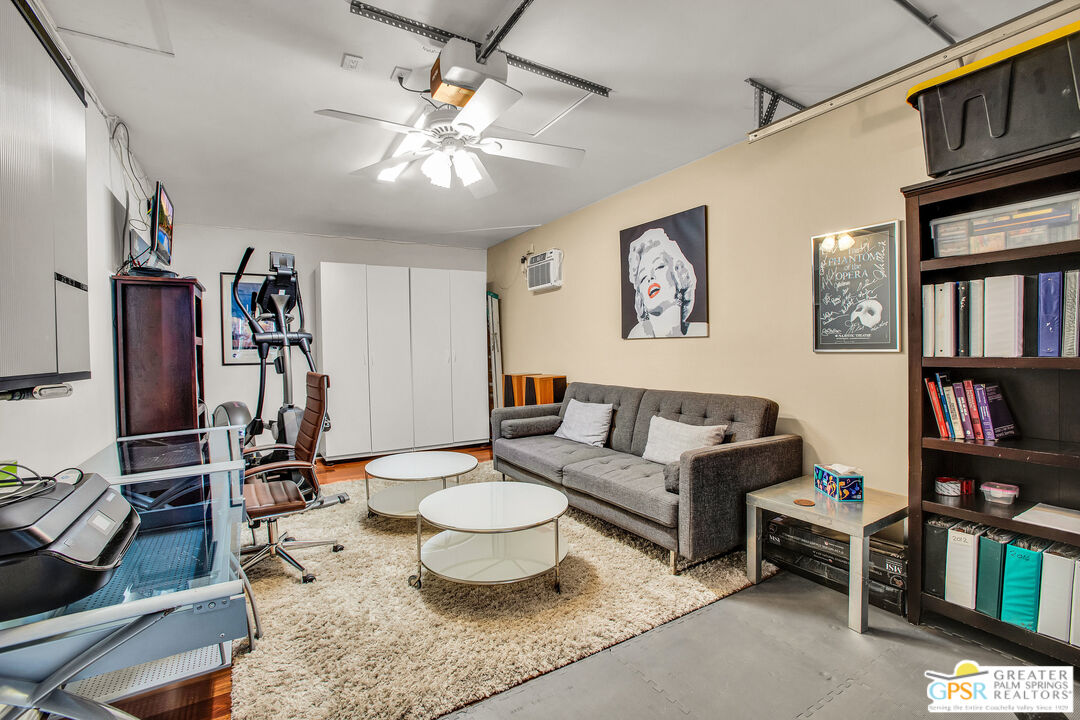 1253 E Del Mar Way