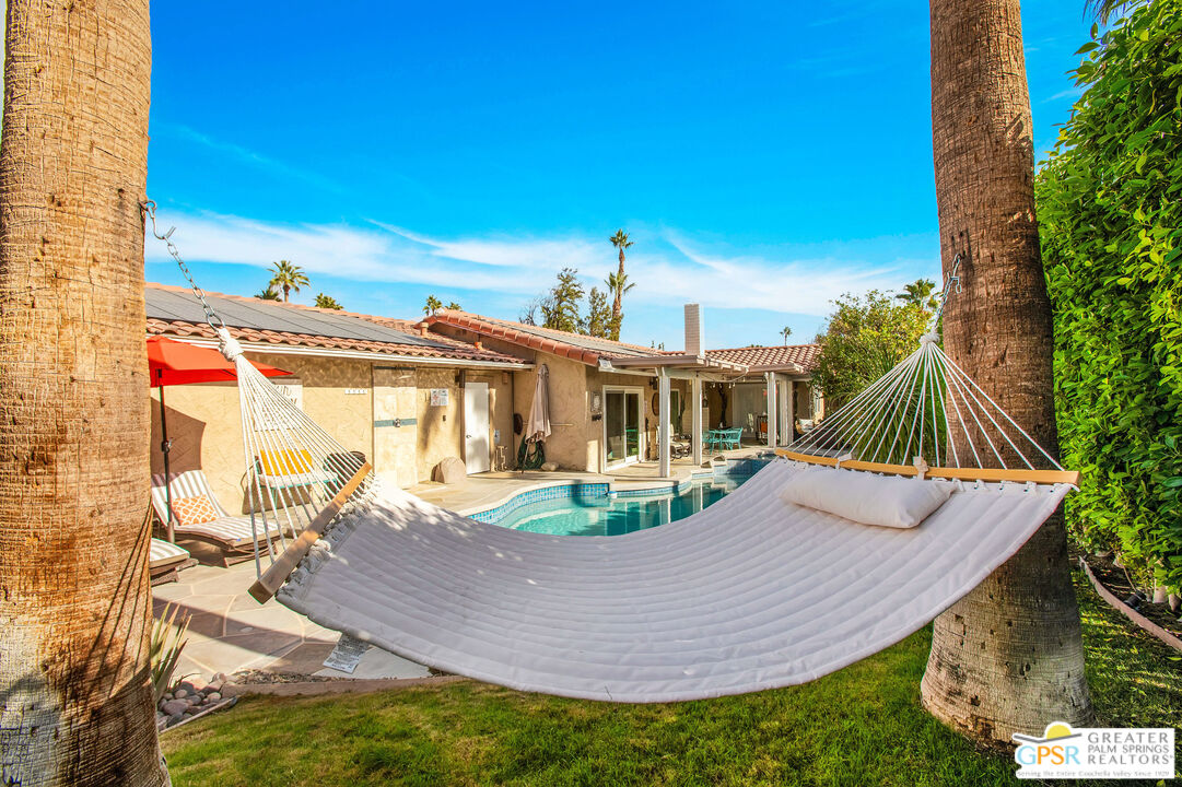 1253 E Del Mar Way