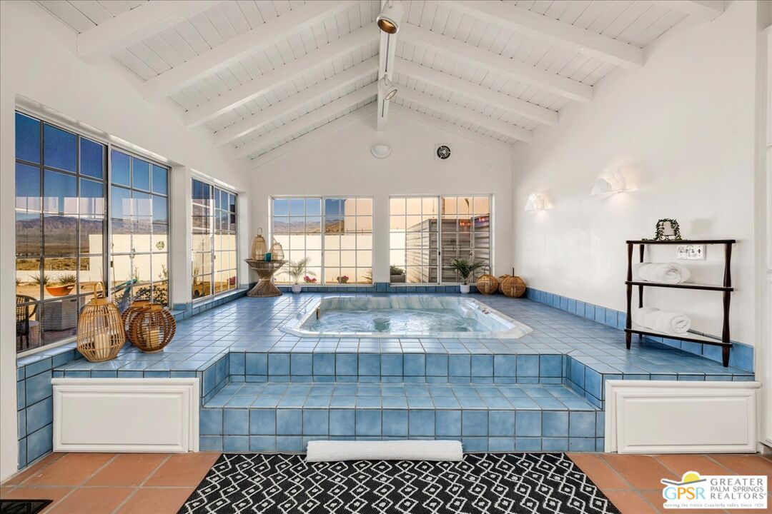 12115 Highland Ave