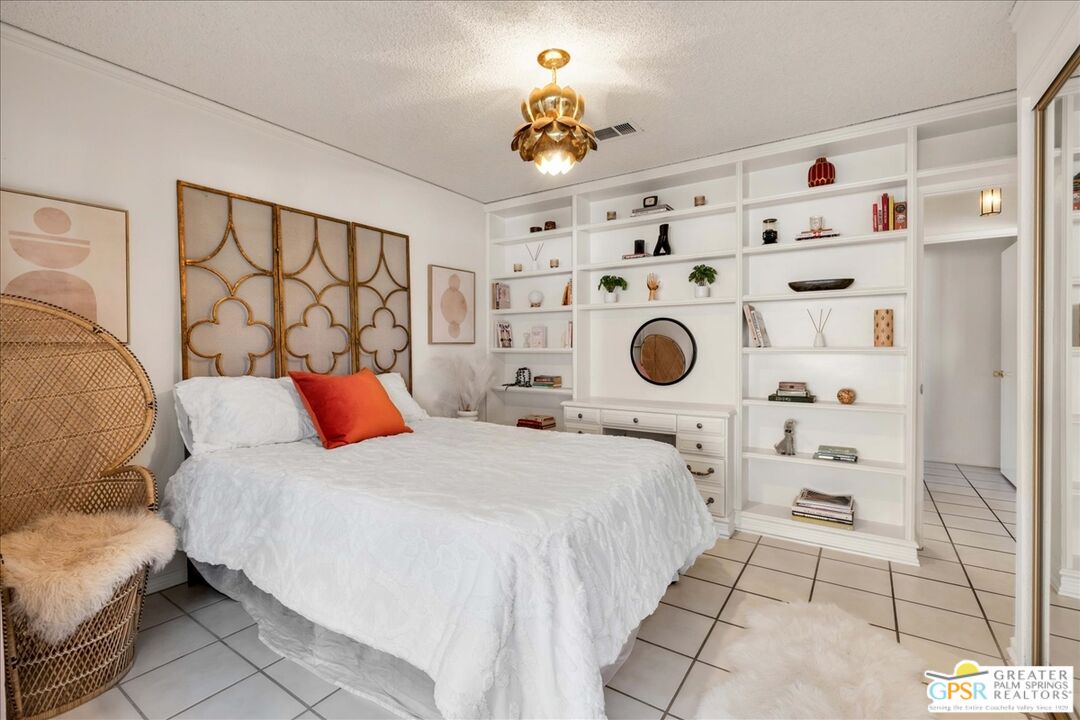 12115 Highland Ave