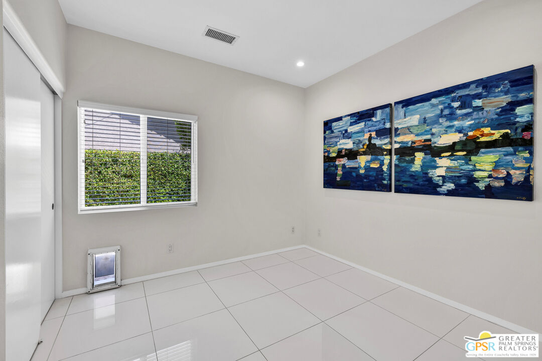 2110 N Paseo De Anza